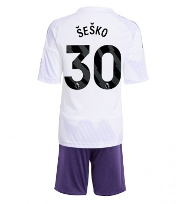 Manchester United Benjamin Sesko #30 Bortaställ Barn 2025-26 Kortärmad (+ Korta byxor) Manchester United Benjamin Sesko #30 Bortaställ Barn 2025-26 Kortärmad (+ Korta byxor)